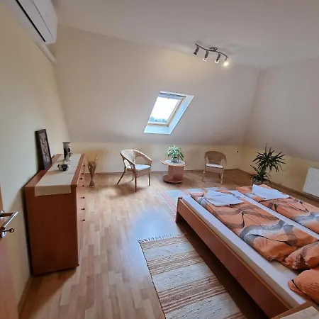 Monika Apartment *